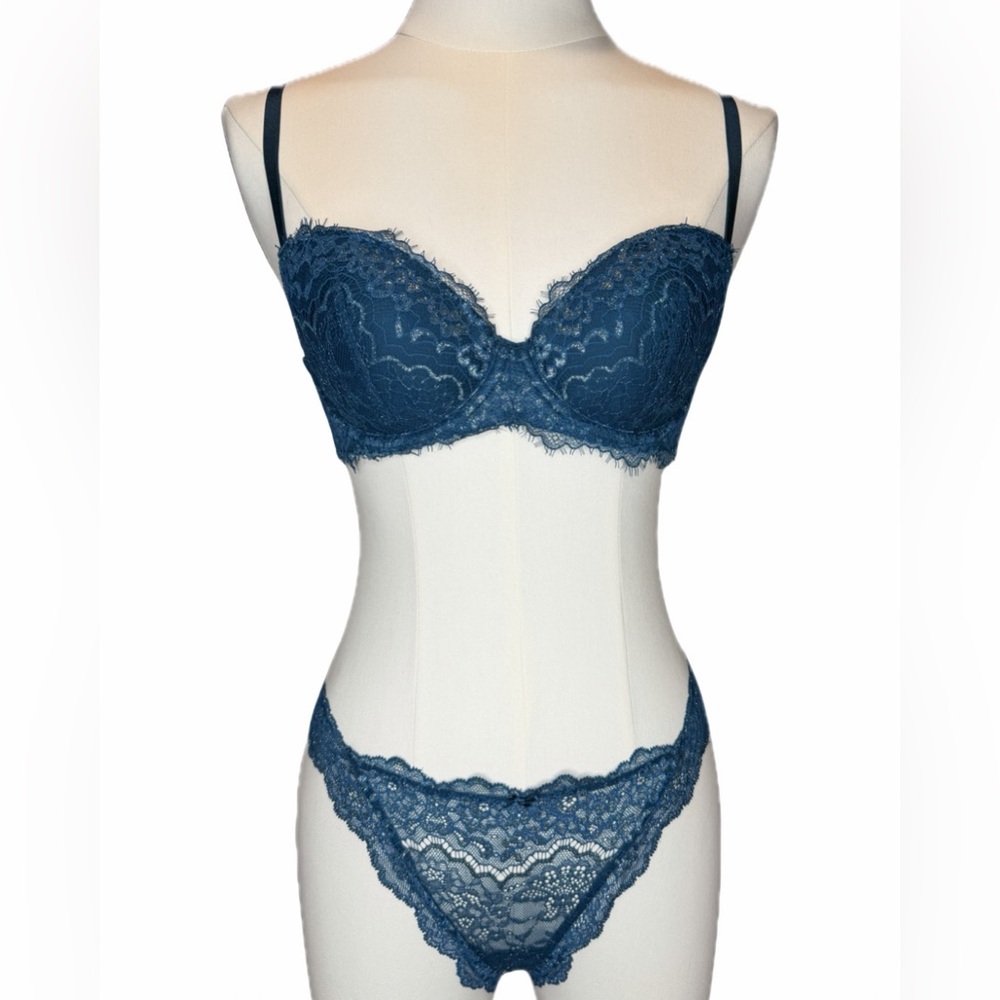 NWT - Victoria's Secret Teal Lace Bra and Panty Set